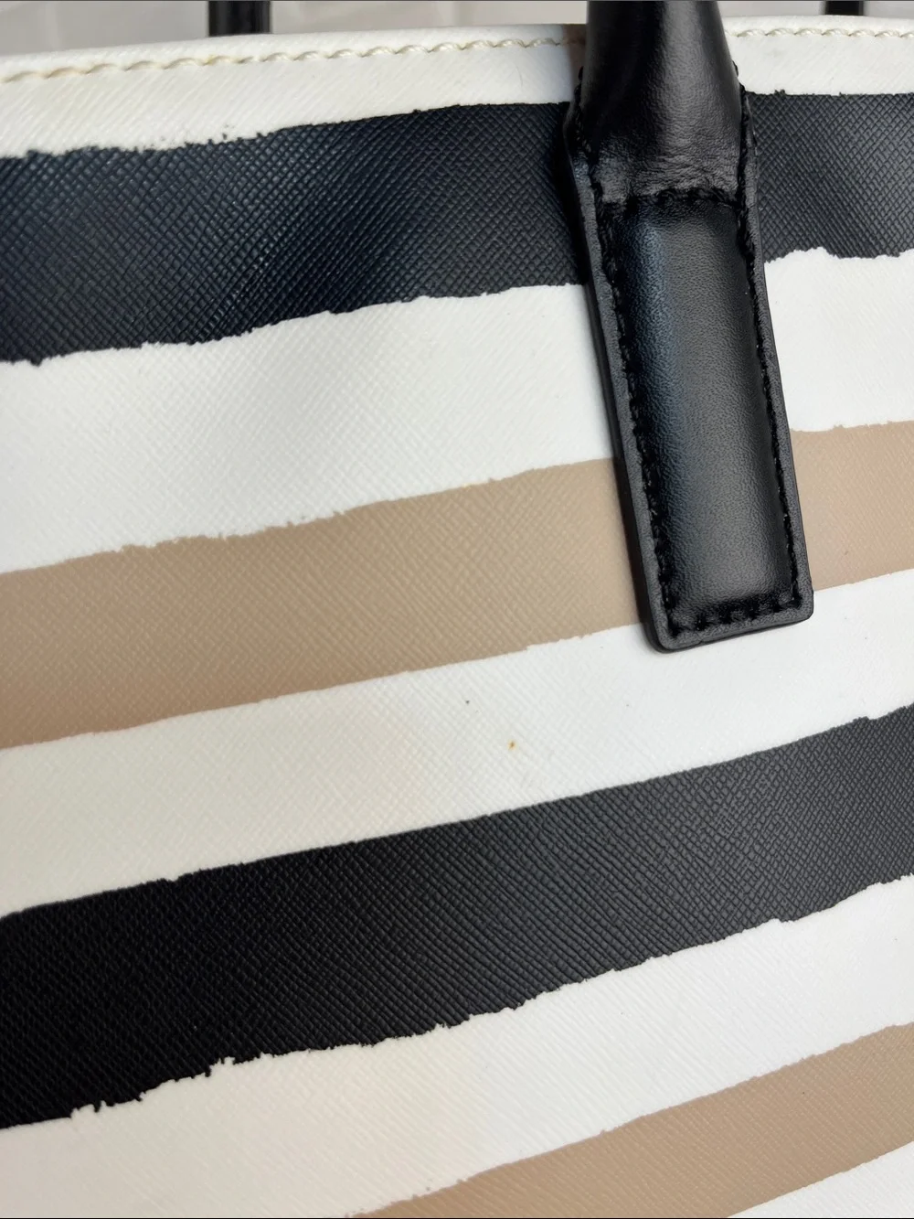KATE SPADE NEW YORK Grant Street Jules Large Tote Tan White Black Stripe